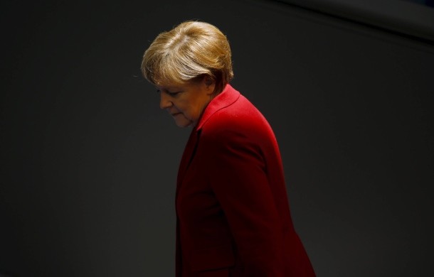 Οι Γερμανοί χάνουν την εμπιστοσύνη τους στη Μέρκελ