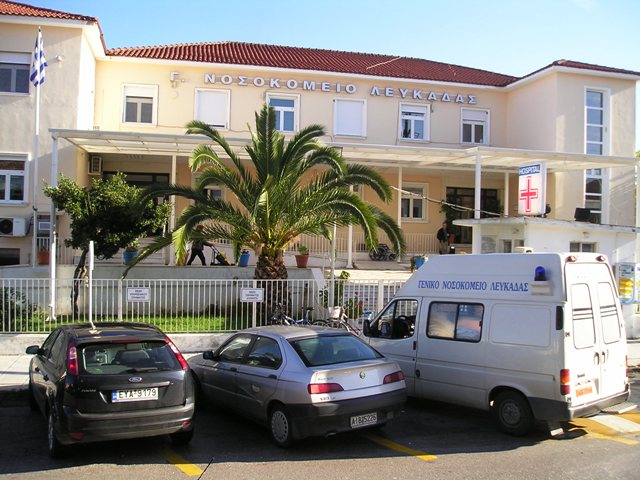 Εκκενώθηκε το νοσοκομείο Λευκάδας – Σε πρόχειρο ιατρείο εξετάζονται οι ασθενείς