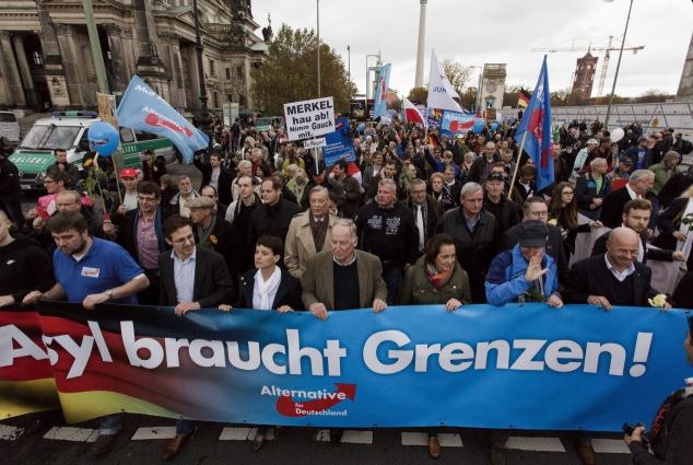 Γερμανία: Διαδήλωση κατά της Μέρκελ για το προσφυγικό