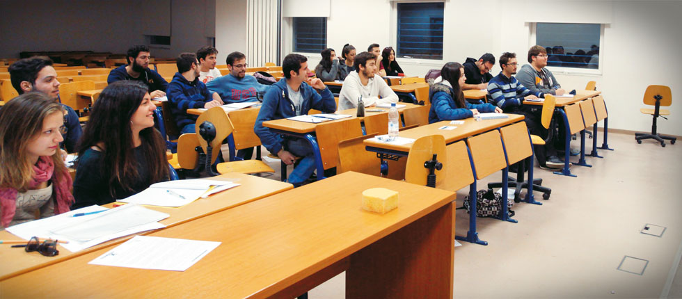 Η ανεργία απειλεί και το «οχυρό» των μηχανικών