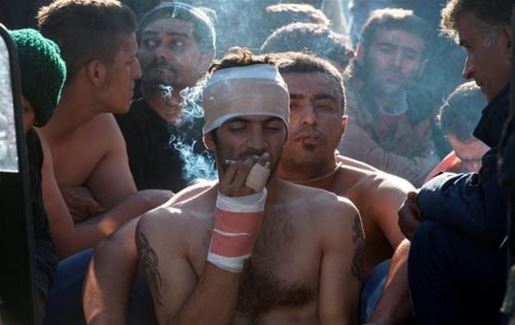 Σοκ – Πρόσφυγες έραψαν τα στόματά τους στην Ειδομένη -ΦΩΤΟ