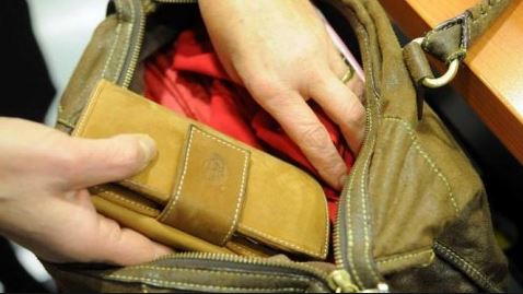 Δασκάλα έκλεβε χρήματα από συναδέλφους της στο σχολείο