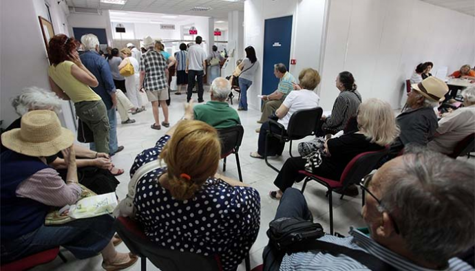 3 στους 10 Έλληνες είναι υπέρ της αύξησης της ηλικίας συνταξιοδότησης