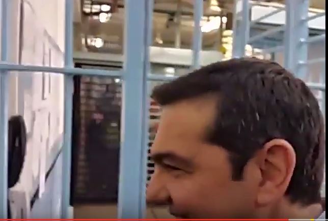 Κρατούμενοι στις φυλακές Διαβατών αποθέωσαν τον Τσίπρα – ΒΙΝΤΕΟ