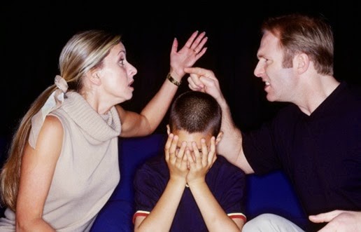 Τι παθαίνει το παιδί όταν οι γονείς τσακώνονται μπροστά του