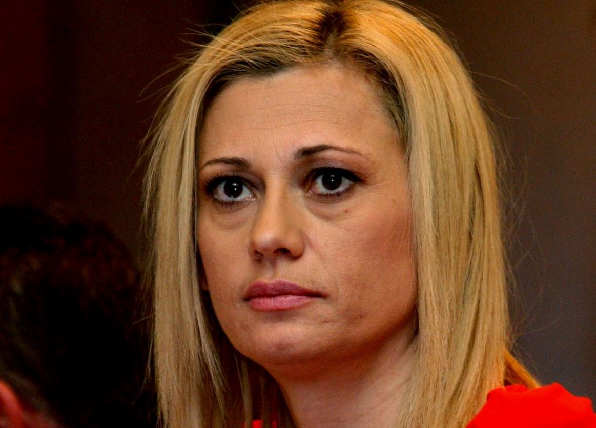 Επιστρέφει στο Δημόσιο η Ραχήλ