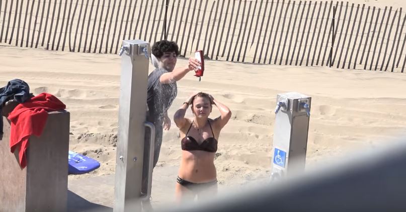 Η φάρσα με το σαμπουάν στο ντους – ΒΙΝΤΕΟ