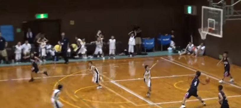 Το buzzer beater του πιτσιρικά τους άφησε… άφωνους – ΒΙΝΤΕΟ