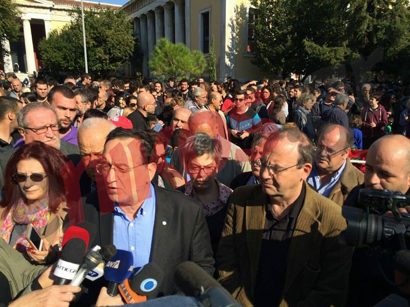 Λαφαζάνης – Στρατούλης κατέθεσαν στεφάνι στο Πολυτεχνείο – ΦΩΤΟ