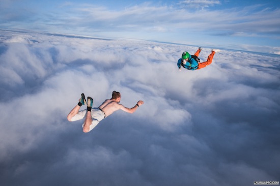Βουτιά στο κενό…χωρίς αλεξίπτωτο – ΒΙΝΤΕΟ
