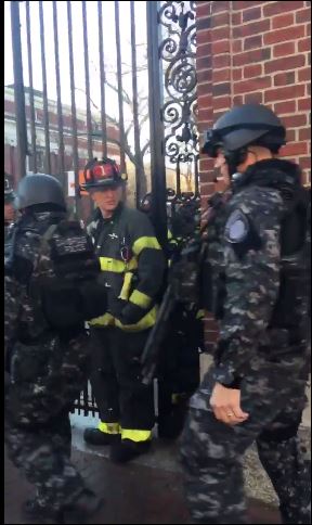 Η είσοδος των ειδικών δυνάμεων στο Χάρβαρντ – ΒΙΝΤΕΟ