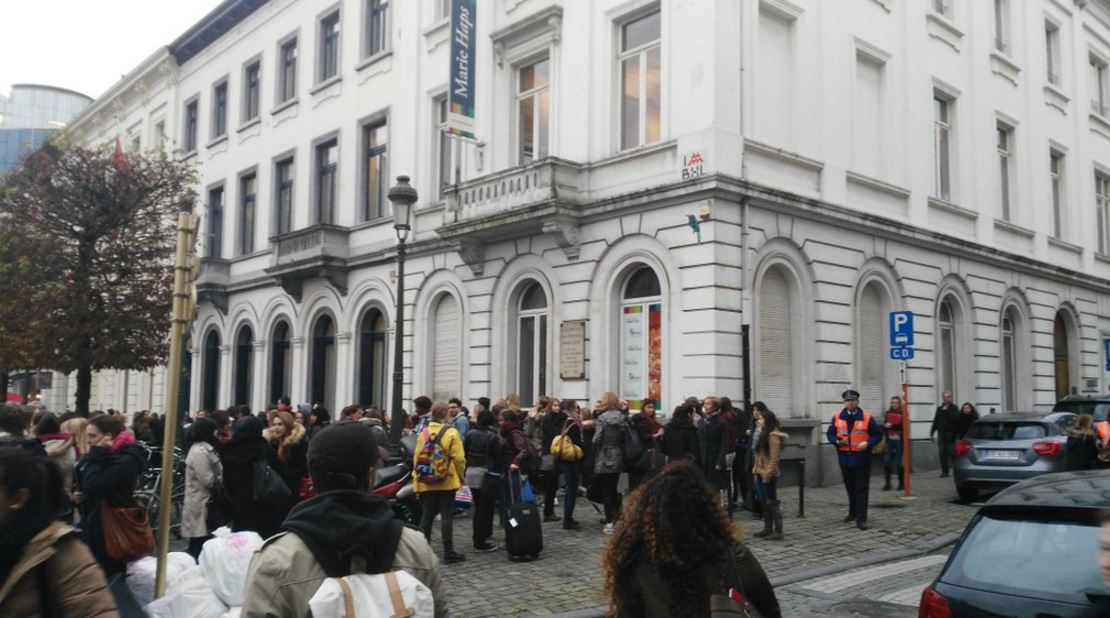 Εκκενώθηκε ξενοδοχείο κοντά στο Ευρωκοινοβούλιο – ΦΩΤΟ