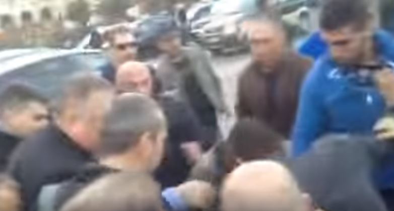 Έδιωξαν τους χρυσαυγίτες από τη συγκέντρωση –Το επεισόδιο με τον Βουλευτή – ΒΙΝΤΕΟ