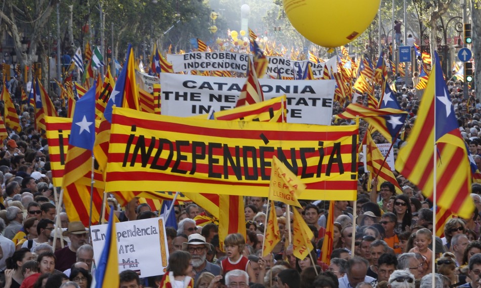 Οι Καταλανοί εφαρμόζουν την πρώτη πράξη της απόσχισης