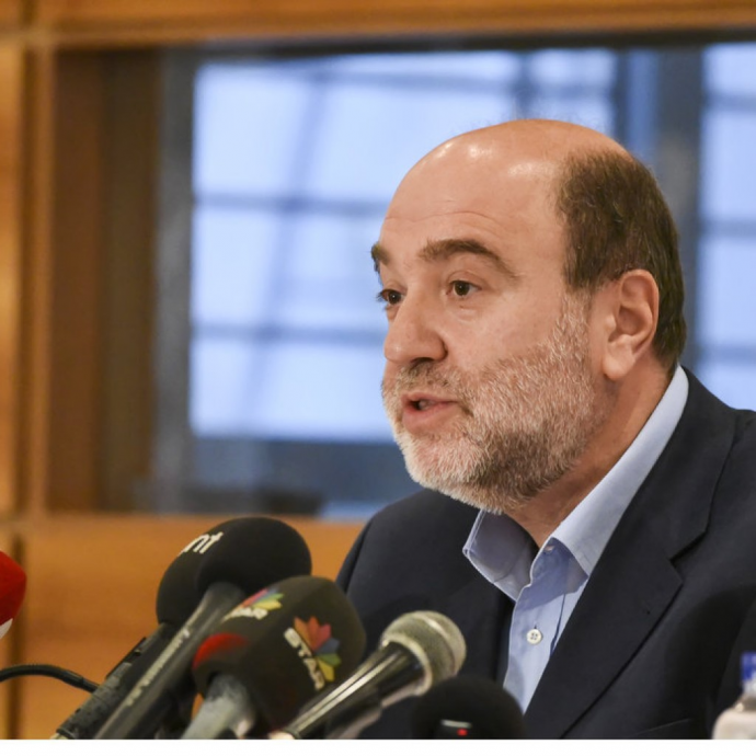 Αλεξιάδης: Να μπει ηλικιακό όριο στη χρήση πλαστικού χρήματος