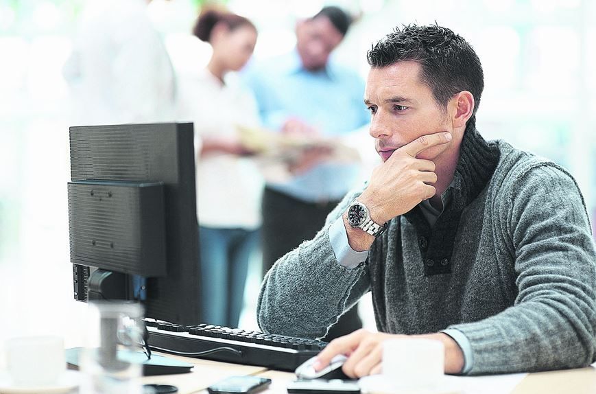 Αιτήσεις-εξπρές για 2.891 προσλήψεις μονίμων και εποχικών μέχρι τις Γιορτές