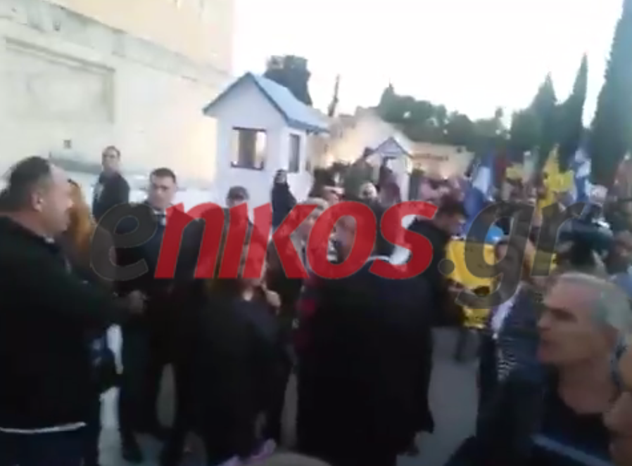 Ένταση στη συγκέντρωση διαμαρτυρίας των Ποντίων στο Σύνταγμα – ΒΙΝΤΕΟ