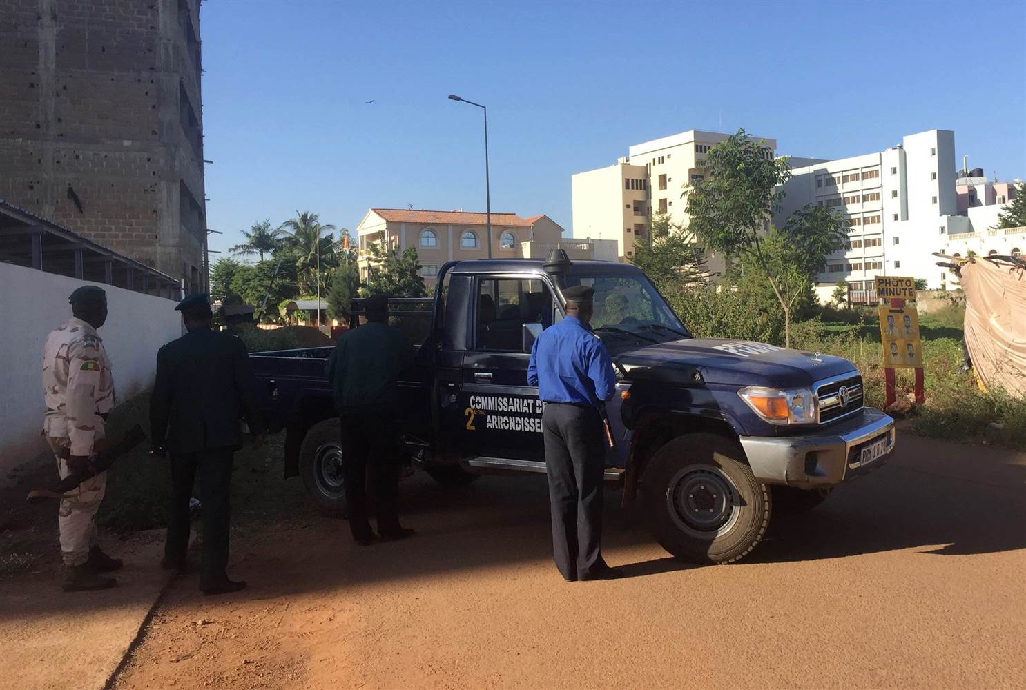 Τζιχαντιστές εισέβαλαν σε πολυτελές ξενοδοχείο στο Μάλι – 170 όμηροι – ΦΩΤΟ – BINTEO