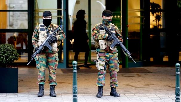 Σε κατάσταση ύψιστου συναγερμού παραμένουν οι Βρυξέλλες