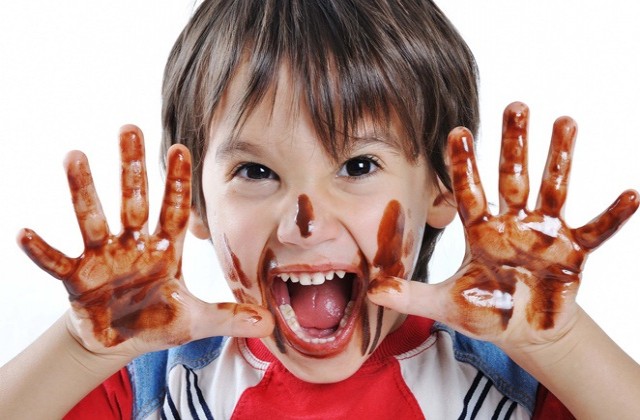 Πώς να μάθεις το παιδί να μην τρώει πολλά γλυκά