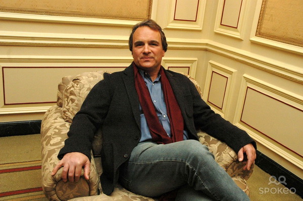 Ομολογία – σοκ πράκτορα της CIA: Πληρώσαμε πολιτικούς, ΜΚΟ, δημοσιογράφους