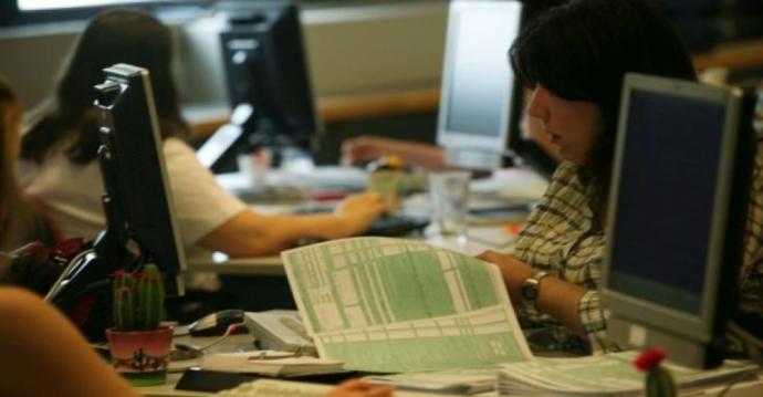 Αποστέλλονται 11 εκατομμύρια ειδοποιητήρια για φόρους μέσα στον Νοέμβριο
