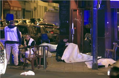 Τουλάχιστον 16 αλλοδαποί νεκροί από το μακελειό στο Παρίσι