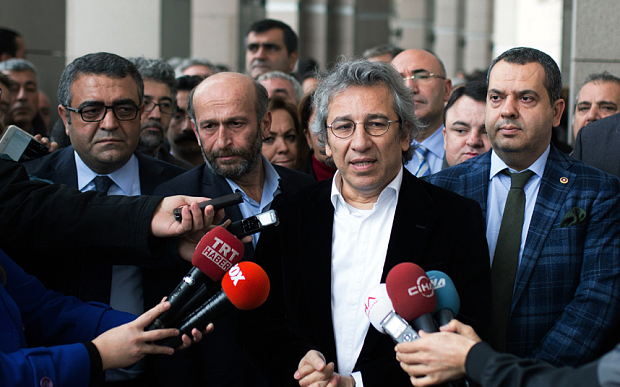 Τουρκία – Συνελήφθησαν δύο δημοσιογράφοι για σύνδεση με τρομοκρατικές οργανώσεις