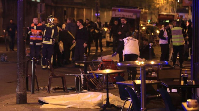 Εμπόλεμη ζώνη το Παρίσι – Συγκλονιστικές ΦΩΤΟΓΡΑΦΙΕΣ