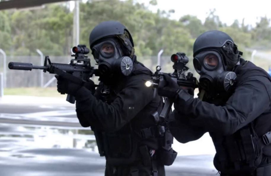 Ειδικές δυνάμεις του στρατού στους δρόμους της Βρετανίας