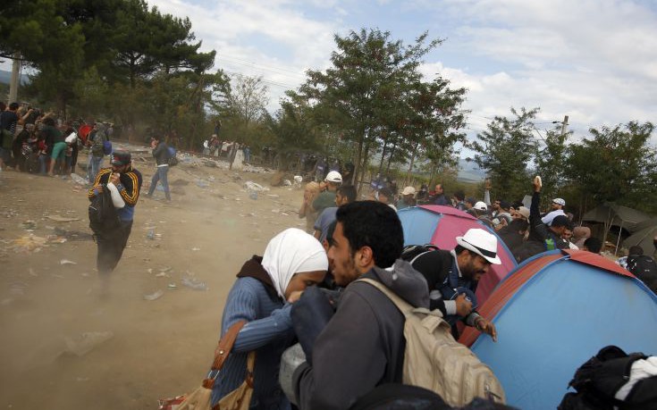 Μειώνονται οι πρόσφυγες που παραμένουν εγκλωβισμένοι στην Ειδομένη