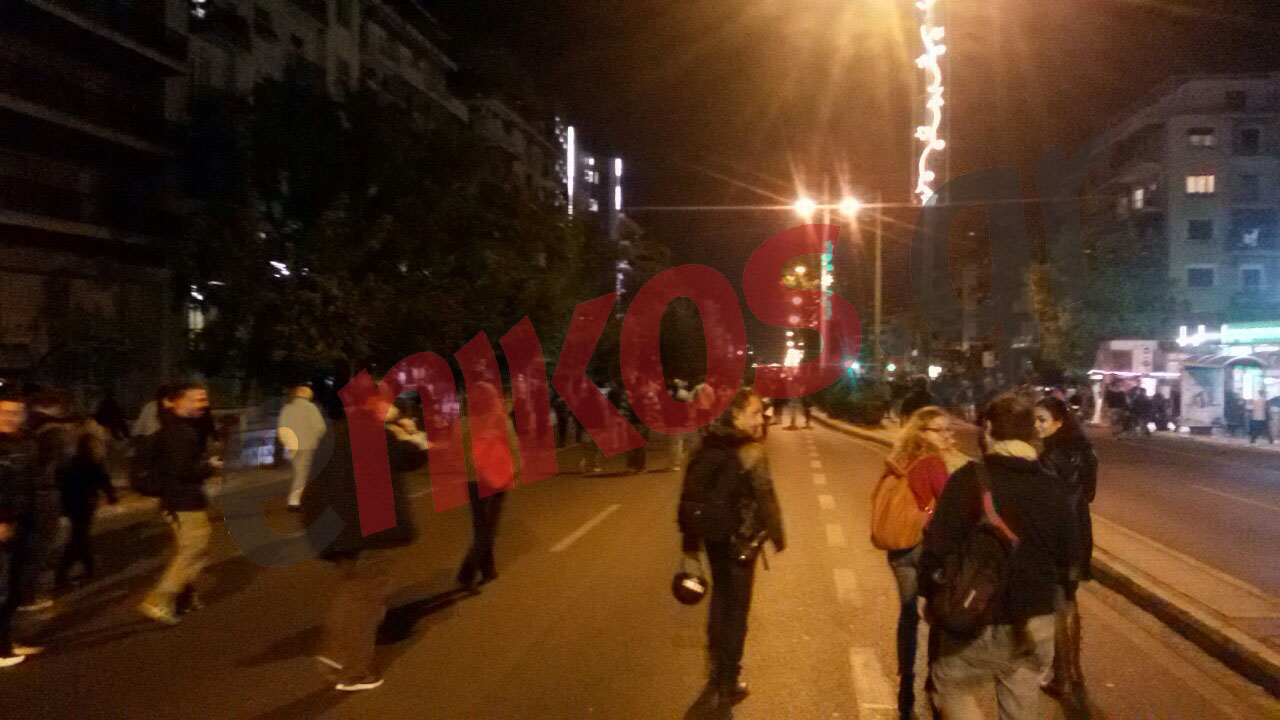 Ολοκληρώνεται η πορεία του Πολυτεχνείου – ΤΩΡΑ – ΦΩΤΟ