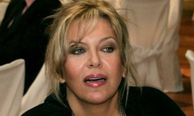 Η Σεμίνα Διγενή… αλλάζει επάγγελμα – ΦΩΤΟ