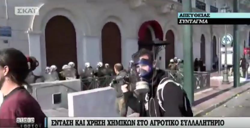 Νέο ΒΙΝΤΕΟ από τα επεισόδια στο Σύνταγμα