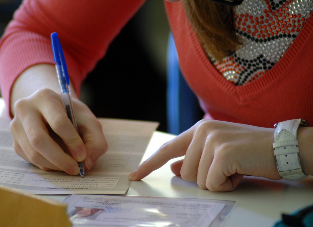 Εξετάσεις… στα αγγλικά για τους συζύγους Βρετανών με ξένη υπηκοότητα