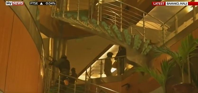 Συγκλονιστικό ΒΙΝΤΕΟ από την επιχείρηση των ειδικών δυνάμεων στο ξενοδοχείο στο Μάλι