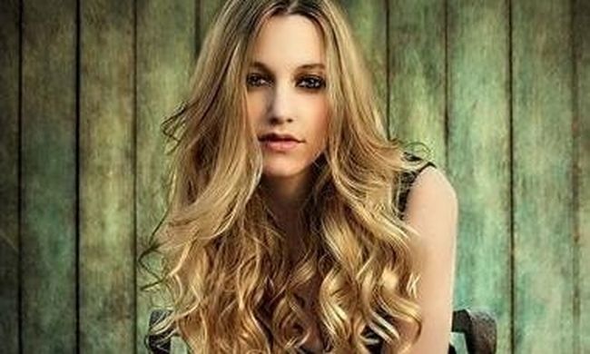 Η Αμαλία Αρσένη σε… ερωτικό τρίγωνο