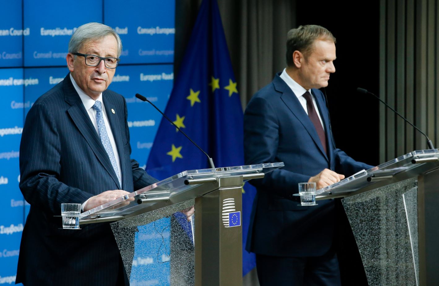 Ικανοποιημένοι δήλωσαν Τουσκ και Γιούνκερ μετά τη Σύνοδο Κορυφής για το προσφυγικό