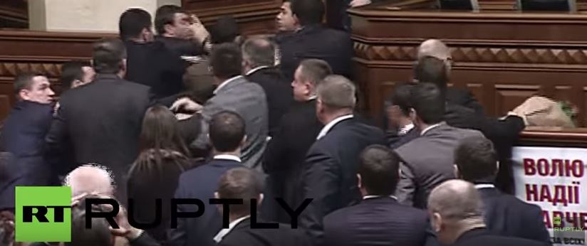 Ξύλο στην oυκρανική βουλή – ΒΙΝΤΕΟ