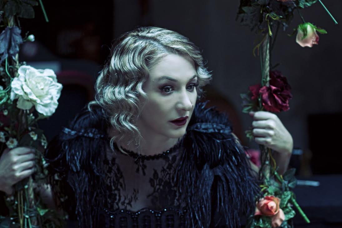 «Δεν είναι έγκλημα η αγάπη!» – Στίχοι από το «Victor-Victoria»