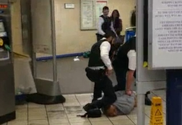 Ψυχικά διαταραγμένος ο δράστης με το μαχαίρι στο Μετρό του Λονδίνου