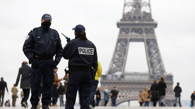 Μαχαίρωσε δάσκαλο στο Παρίσι φωνάζοντας τζιχάντ