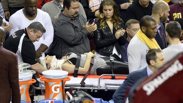 Ο Λεμπρόν έστειλε στο νοσοκομείο τη γυναίκα αστέρα του γκολφ – ΒΙΝΤΕΟ