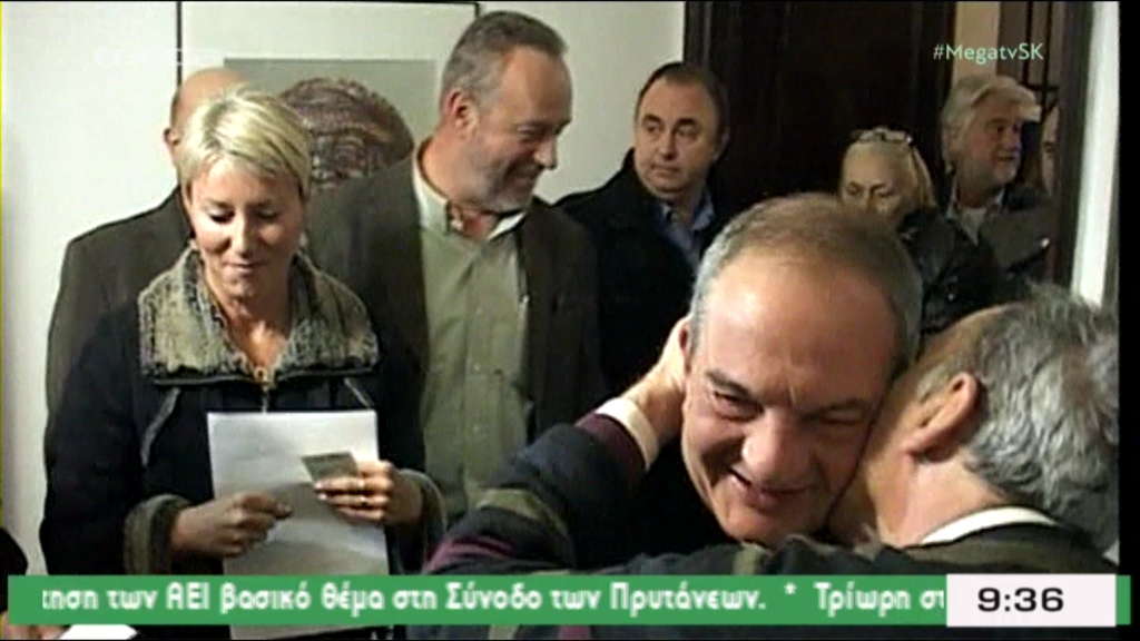 Με τη σύζυγo στο πλευρό του ψήφισε ο Καραμανλής – ΒΙΝΤΕΟ