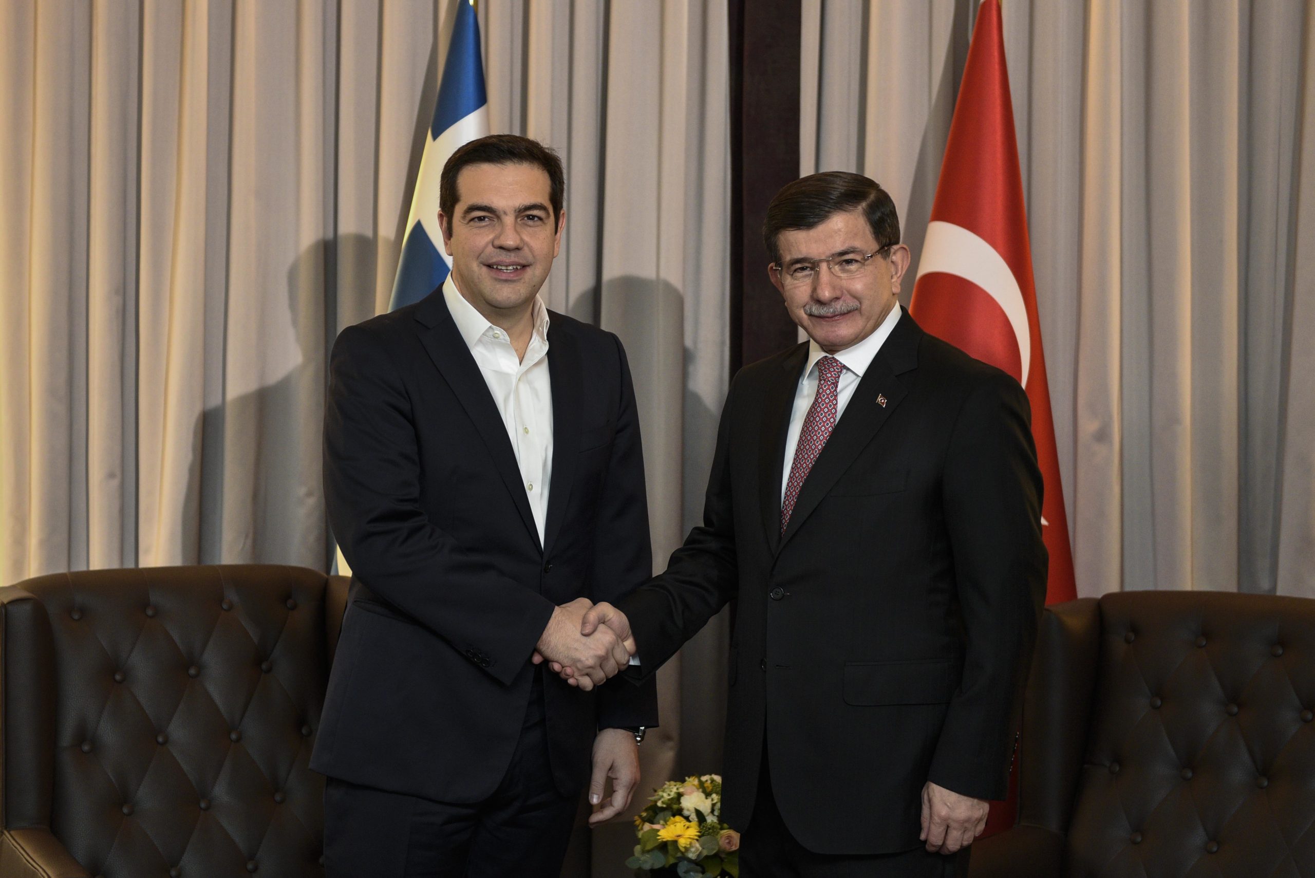 Η συνάντηση Τσίπρα – Νταβούτογλου στις Βρυξέλλες – ΦΩΤΟ