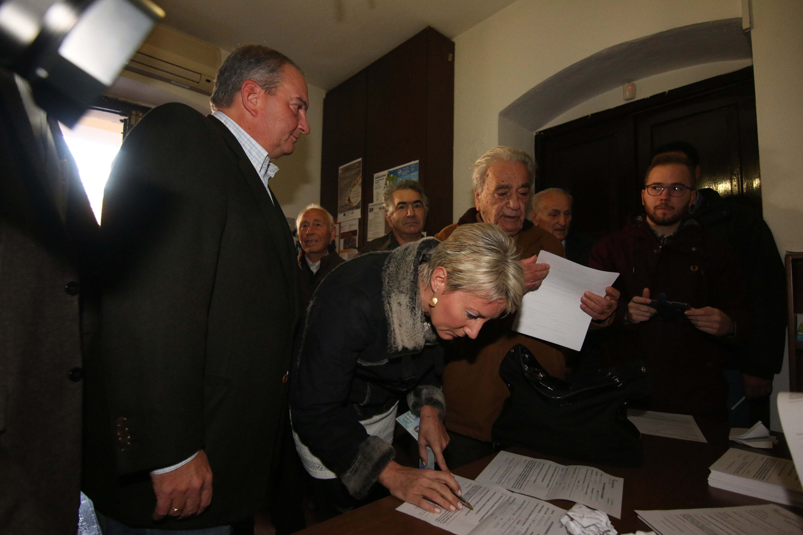 Θερμή υποδοχή στον Κώστα Καραμανλή – ΦΩΤΟ