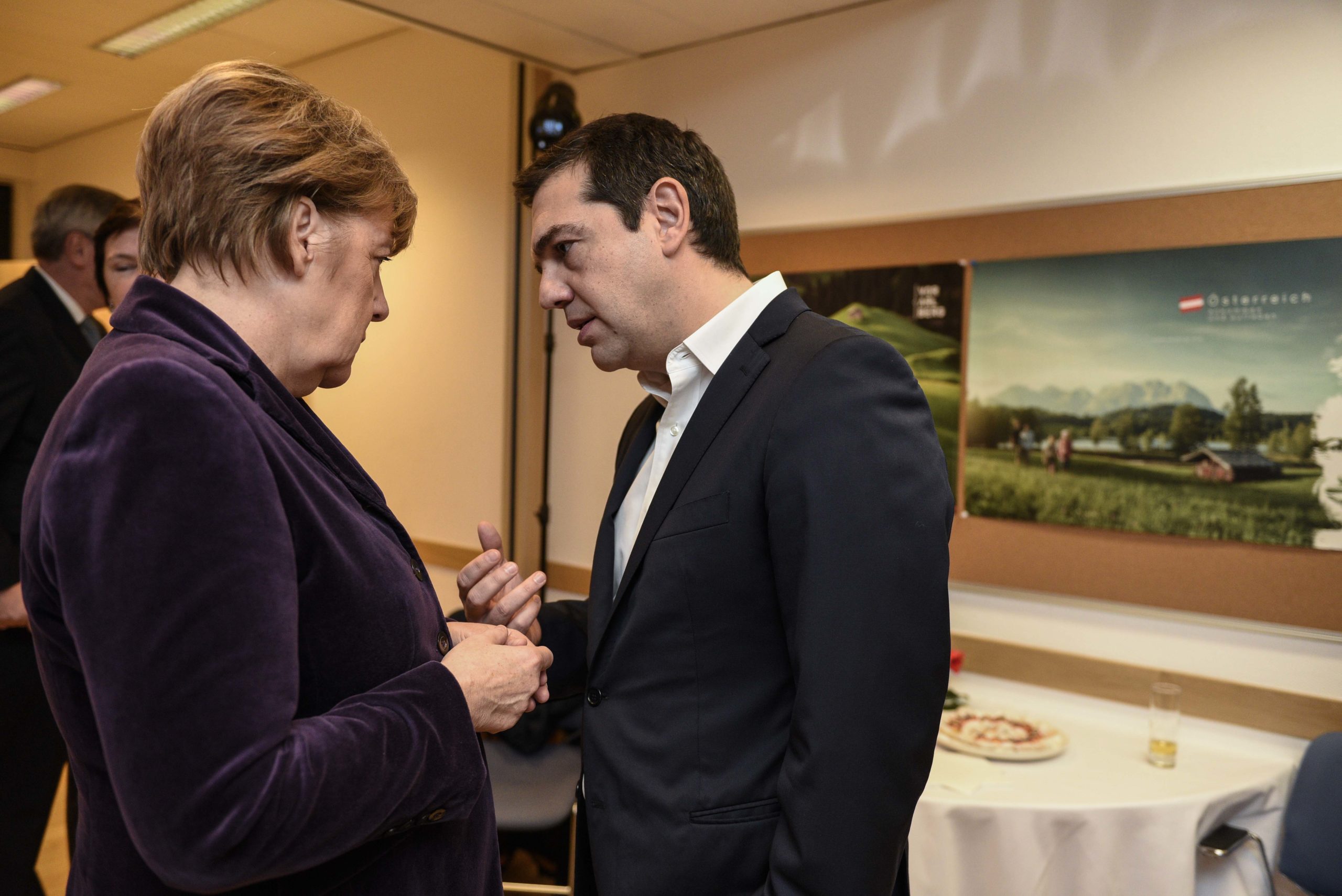 Τετ α τετ Τσίπρα-Μέρκελ στις Βρυξέλλες – ΦΩΤΟ