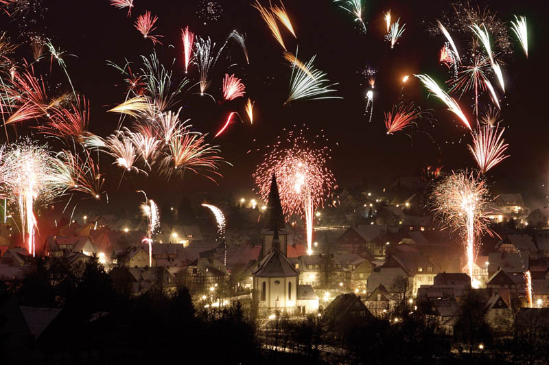 Γερμανία – Απαγόρευσαν τα πυροτεχνήματα για να προστατεύσουν τους πρόσφυγες