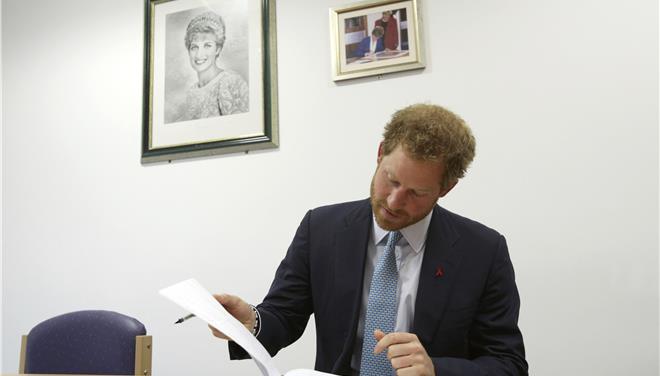 Σε ψυχιατρείο ο άνδρας που απειλούσε να δολοφονήσει τους πρίγκιπες Κάρολο και Ουίλιαμ