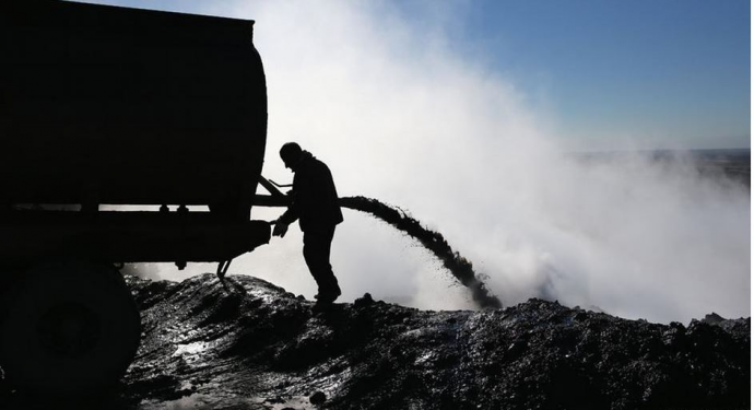 DW: Τα στραβά μάτια κάνει η Τουρκία για το λαθρεμπόριο πετρελαίου